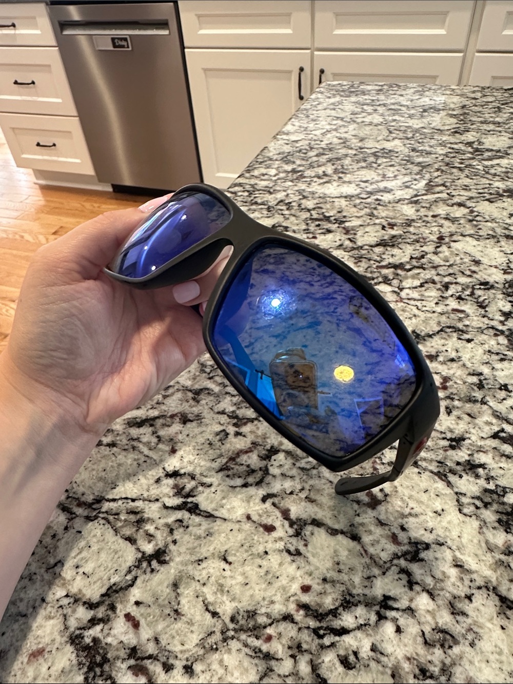 Costa Mens Sunglasses - Picture 6 of 10